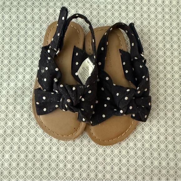Old Navy Bundle of Two Baby & Toddler Sandals and Shoes Blue and Black Polka Dot - Picture 8 of 9